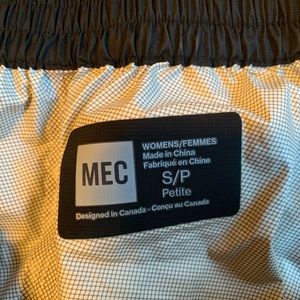 Ladies petit small MEC rain pants, like new